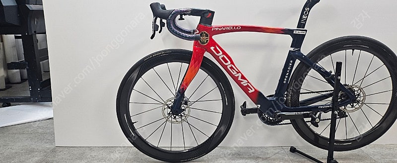 피나렐로 도그마F 이네오스 팀카 판매합니다--9