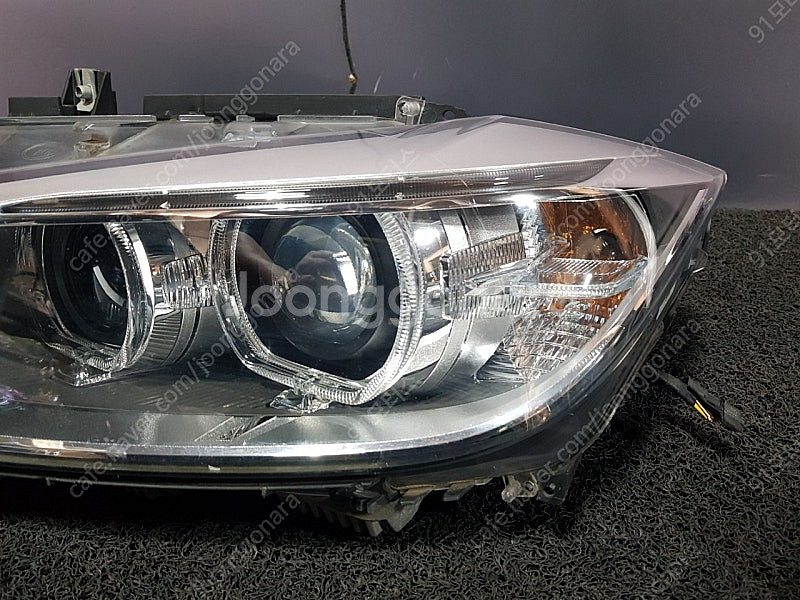 BMW F30 3시리즈 LH 운전석 라이트 팝니다--2