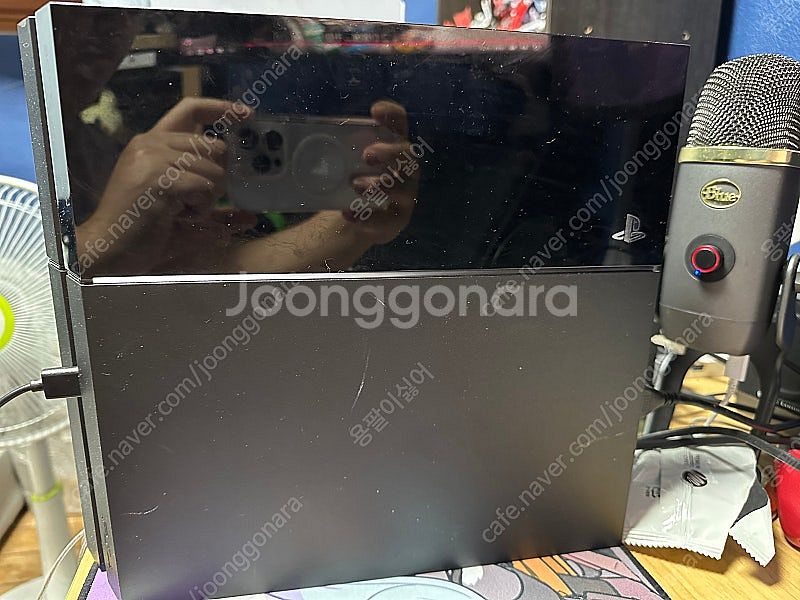 PS4 본체 및 패드 두 개,타이틀 8장 일괄 판매합니...--0