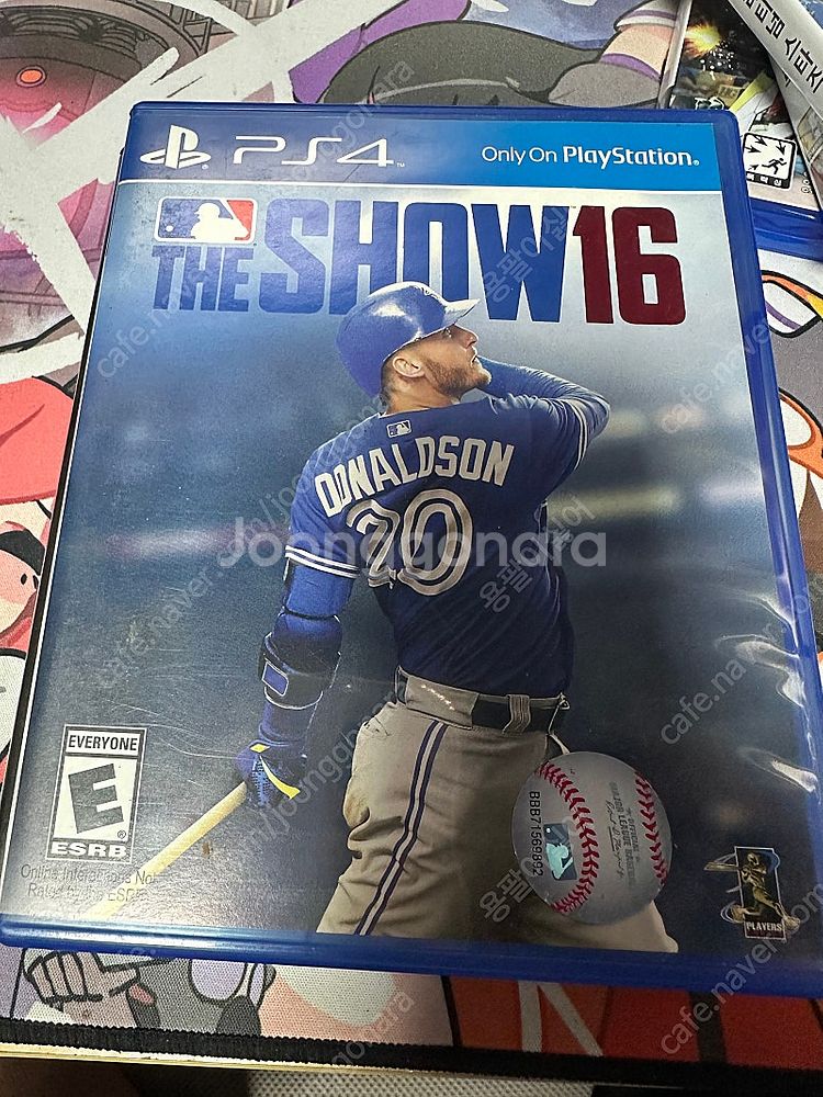PS4 본체 및 패드 두 개,타이틀 8장 일괄 판매합니...--3