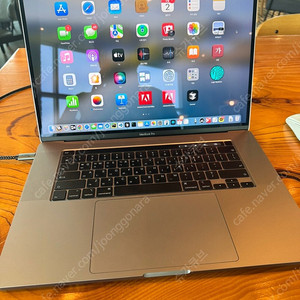 Apple 2019 인텔 맥북 프로 터치바 16인치 CTO i9, 32GB, 1TB 팝니다.