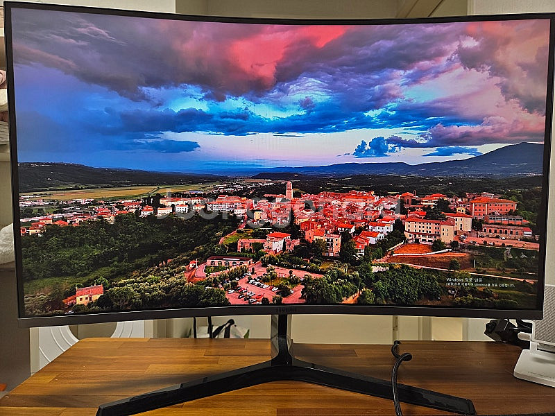 삼성 32인치 커브드 144Hz QHD 모니터--1