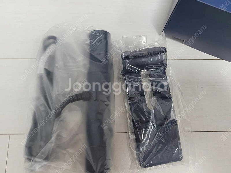PS4 5억 한정판 카메라 신품 팝니다.--1