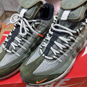 에어맥스95 SE Medium olive 280 판매합니다