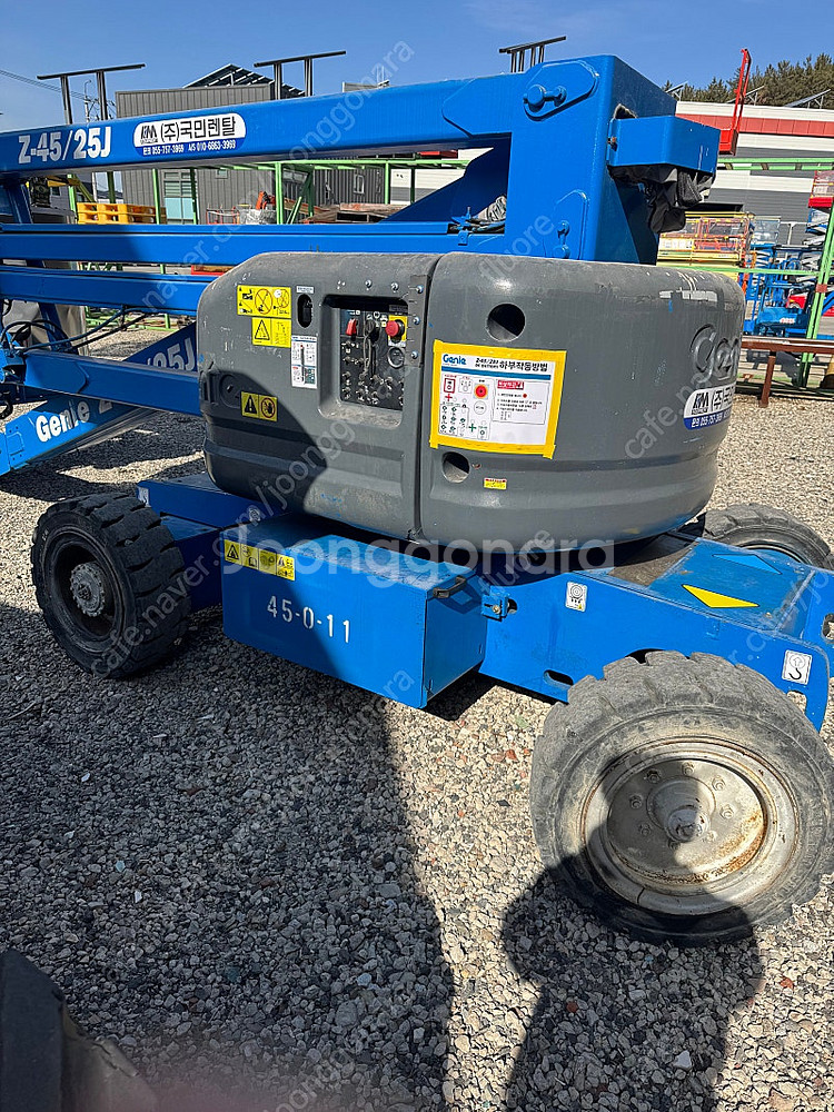 배터리 굴절형 16m 고소작업대 Genie Z45--4