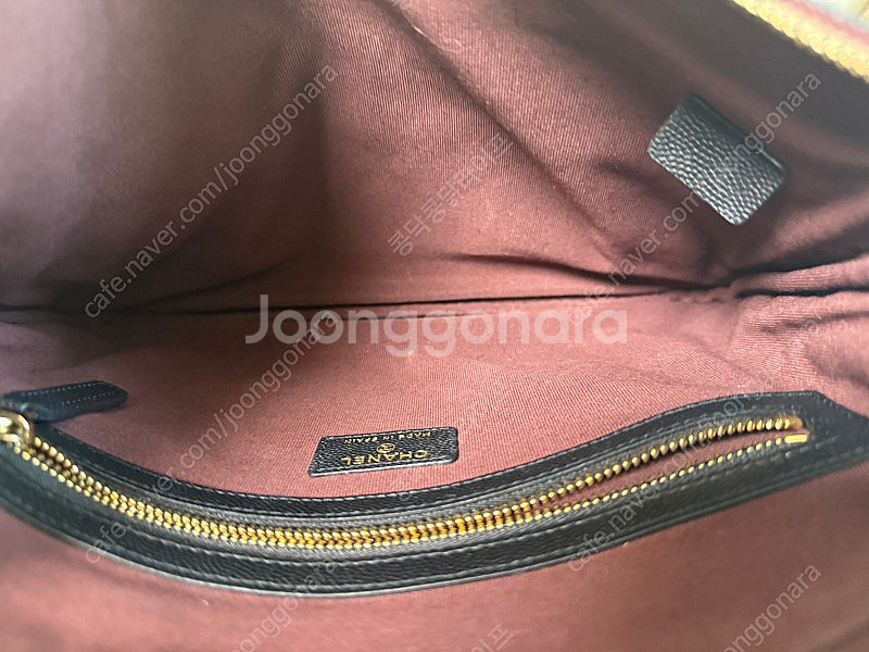 샤넬 클래식 캐비어 클러치 뉴미듐 금장--8