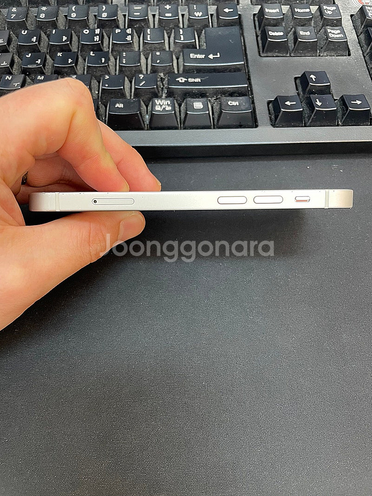 아이폰12미니 화이트 128GB 상태좋은 중고20만팝니...--6