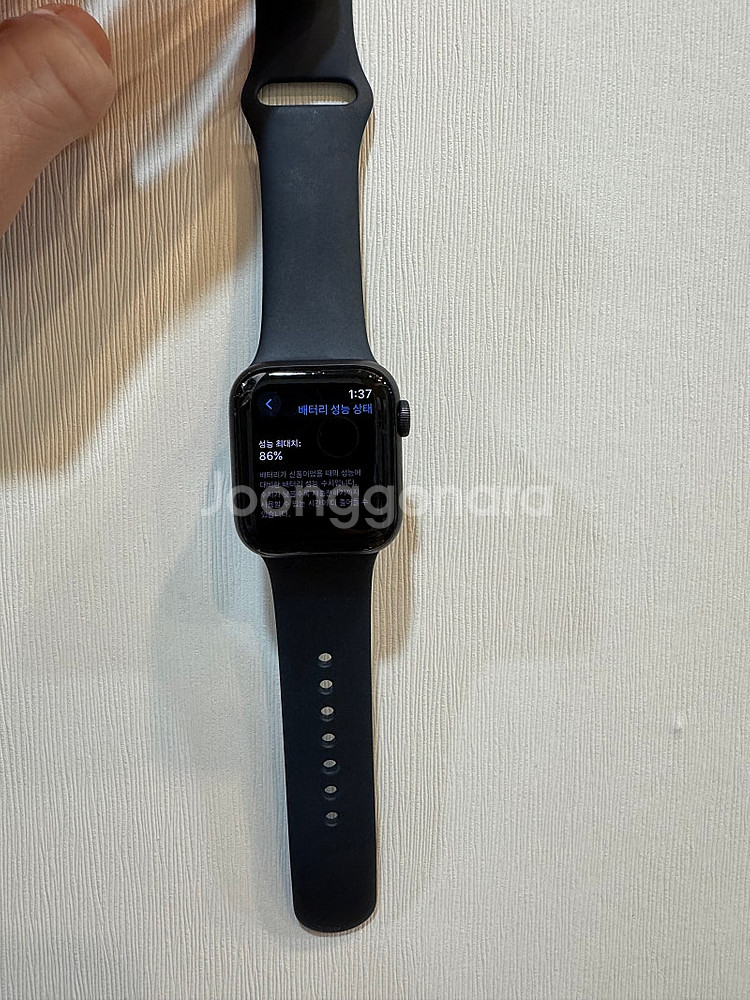 애플워치 SE 스페이스 그래이 색상, 40mm 모델입니...--0