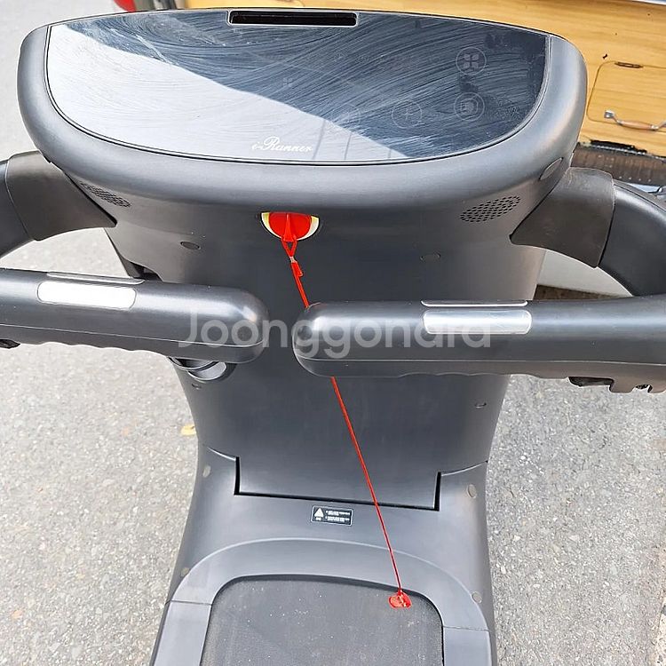아이러너 런닝머신 휴대폰거치대 목이 부셔져가지고 수술해...--0