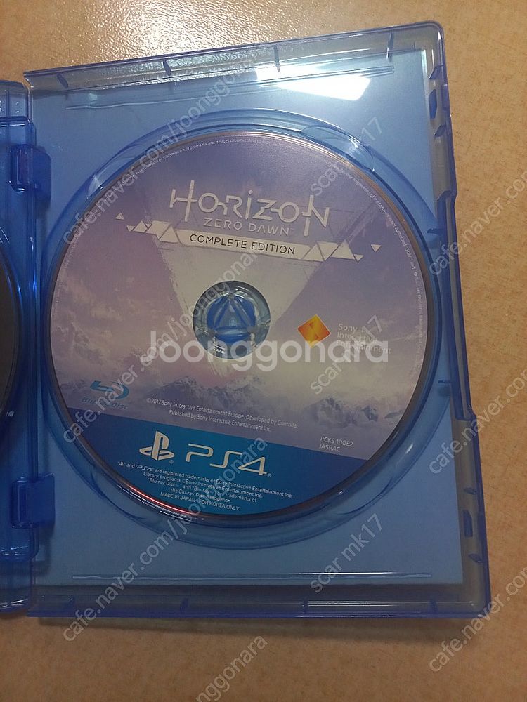 PS4 CD 갓오브워 + 호라이즌 제로던--1