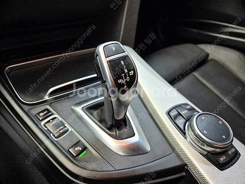 BMW 3시리즈 중고 BMW 320d 중고승용차 3시리즈 중고차 회색 2017년식 320i M 스포츠 중고차구매--9