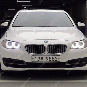 BMW 5시리즈 중고 5시리즈 중고차 BMW 520D 중고 흰색 2015년식 520d 신용카드 차량구매