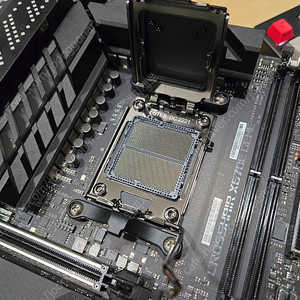 asus rog crosshair x670e gene STCOM 메인보드 판매합니다. am5