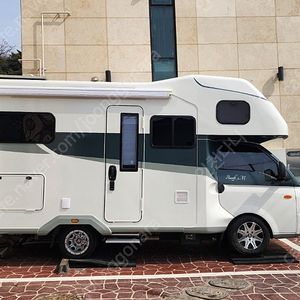 23.2월등록(7,800km) 예쁘고 깨끗한 아토모빌 밴프 M모델_560캠핑카 판매합니다.