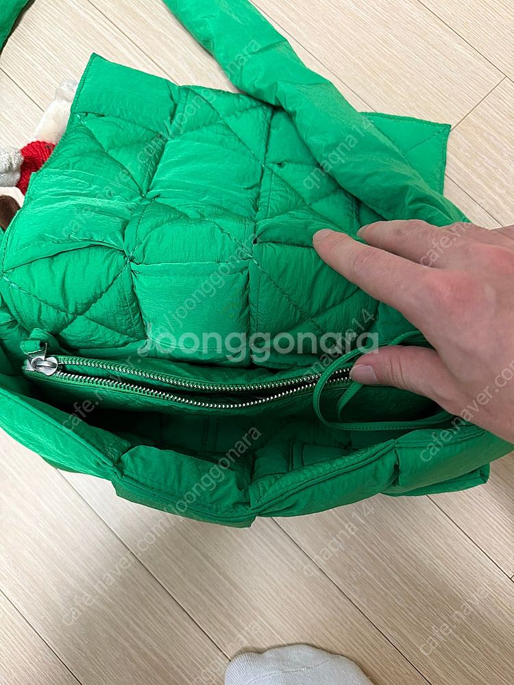 보테가베네타 패딩 카세트백 그린 판매--7