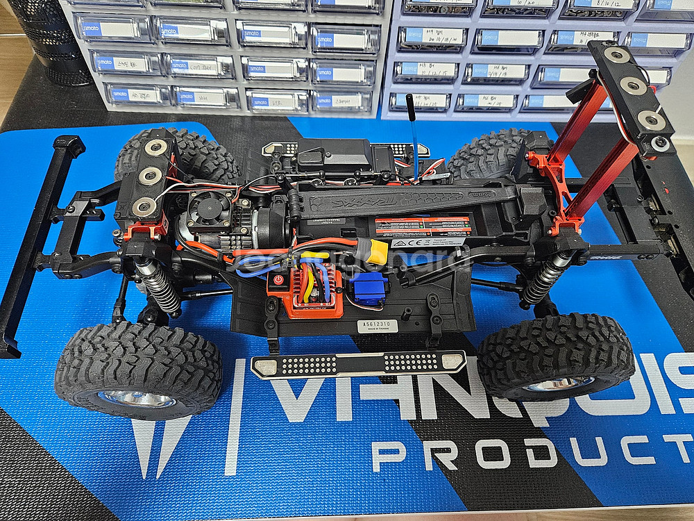 TRX4 디펜더 판매합니다.--4
