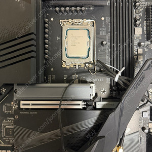 13700K와 z790 어로그 엘리트 AX (와이파이)모델 팝니다.