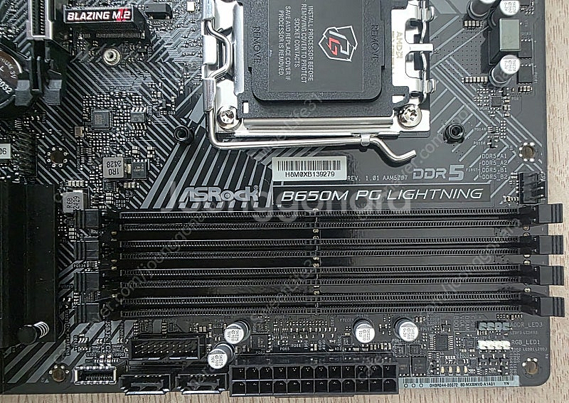 ASRock B650M PG LIGHTNING 팝니다--3