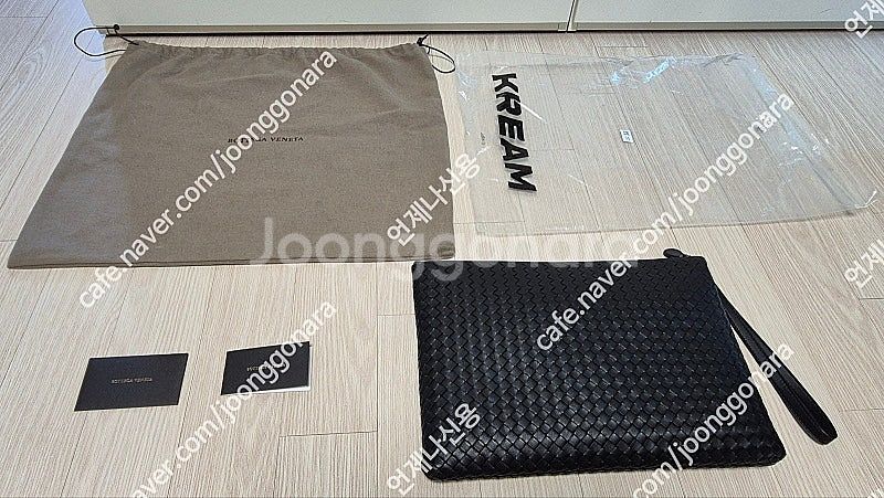 보테가클러치 라지(가장큰사이즈) 스트랩 정품인증 거의새...--1