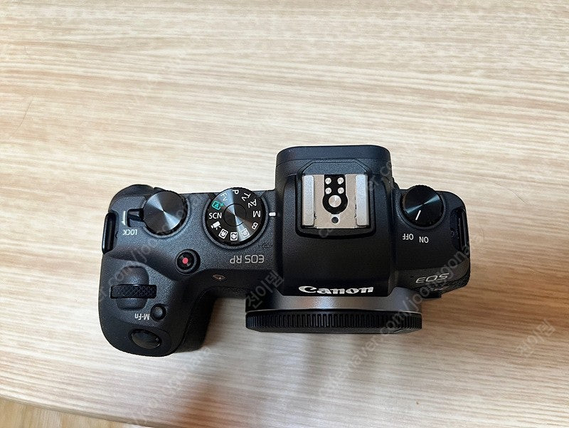 캐논 EOS RP S급 미러리스 카메라 팝니다(캐논정품가방+배터리2+세로정품그립)가격 한번더 조정합니다~! 이미지