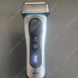 브라운 면도기 8 팝니다
