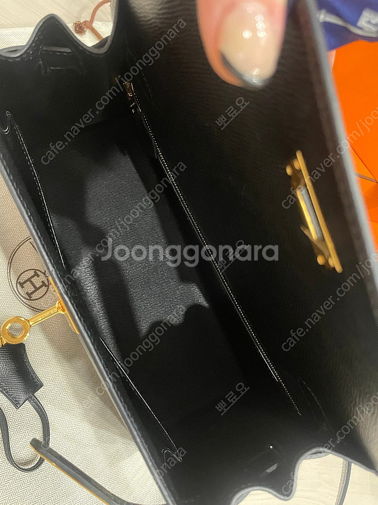 에르메스 켈리28사이즈 블랙금장 판매합니다--1