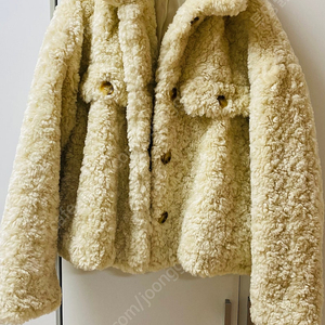 한소희 자라 뽀글이 자켓 m 팝니다