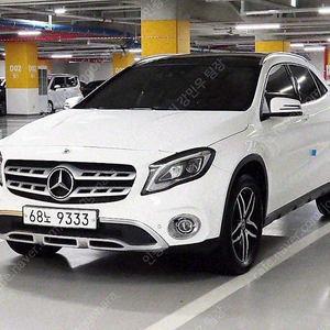 벤츠 GLA 중고 벤츠 GLA클래스 중고 흰색 2018년식 75,327km GLA220 중고자동차