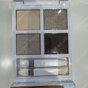 톰포드뷰티 2023 홀리데이 쏠레이 네쥐 아이 컬러 쿼드 루미에르 이베르