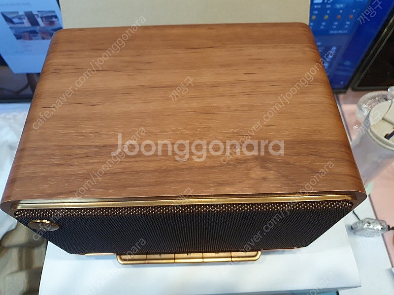에디파이어 d32 우드 판매합니다.--1