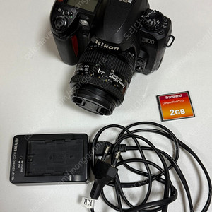 니콘 D100바디 + 35-70 f3.3-4.5 올드 렌즈 팝니다