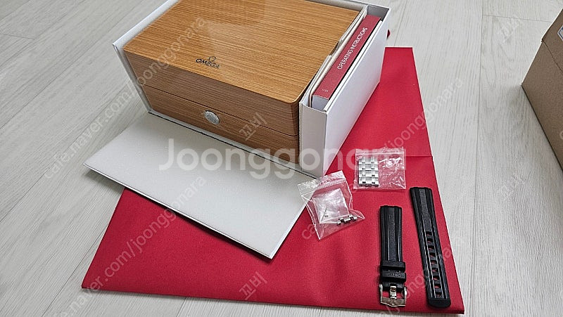 오메가 씨마스터 300 블랙 팝니다--7