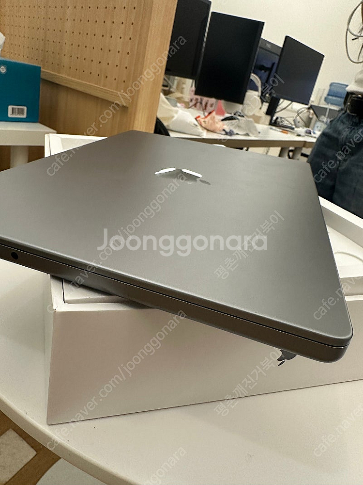 맥북프로 14인치 2021년형 M1 Pro / 16GB...--8