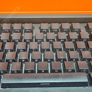 다얼유 ek75 rt 8k 키캡 교환한거 팝니다.