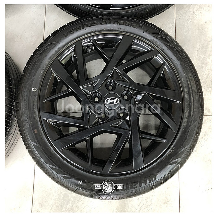 그랜저GN7 18인치 블랙 휠 타이어 245/45R18--3