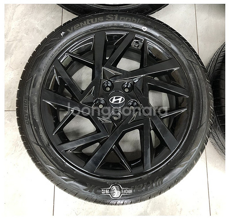 그랜저GN7 18인치 블랙 휠 타이어 245/45R18--4