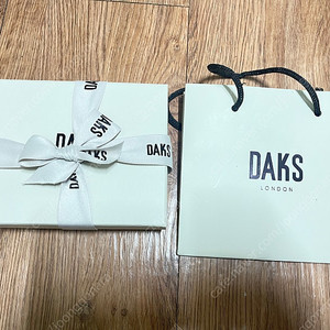 [미사용] 닥스(DAKS) 남성 사선체크 반지갑 (정품 보증서 포함)