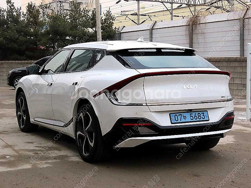 EV6 중고 EV6 중고차 흰색 2022년식 23,25...--4