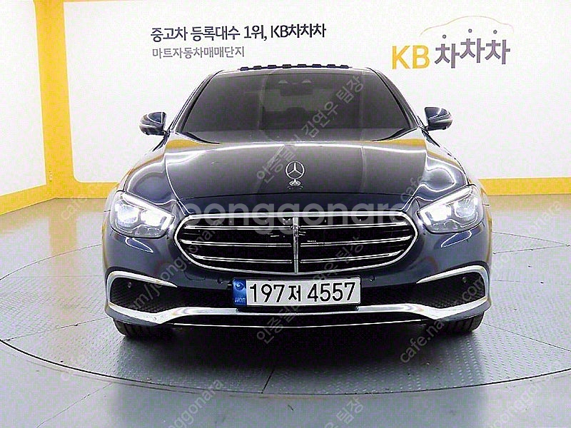 파란색 벤츠 E클래스 중고 W213 E350 4MATI...--0