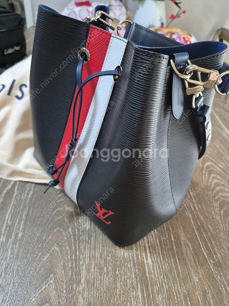 루이비통 M52161 에삐 투톤 스프라이프 노에 버킷백--1
