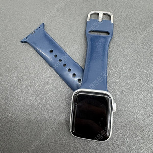 [대전중고폰] 358971 애플워치 SE 40mm 실버 GPS 판매합니다 7만원