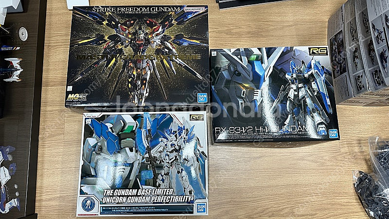 반다이 mgex 스트라이크 프리덤, rg 하이뉴, rg 퍼펙티빌리티 유니콘 등 판매 합니다.--0