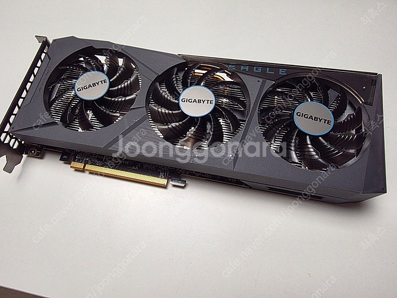 기가바이트 라데온 RX 6600XT 이글 그래픽카드--1