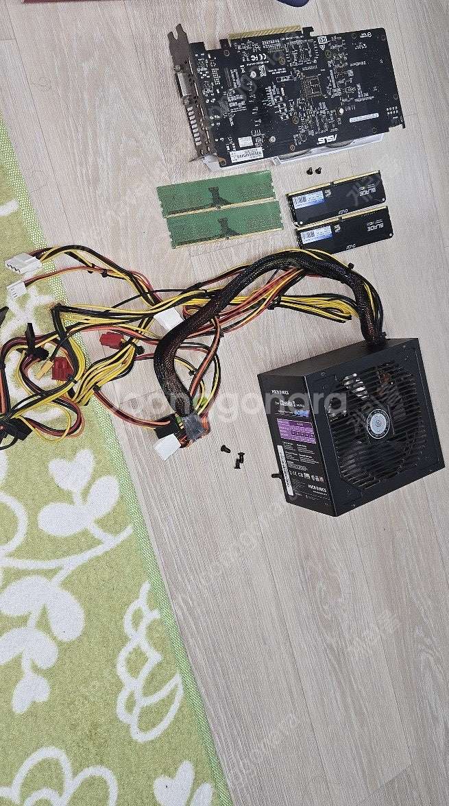 컴퓨터 업글해서 예전 컴퓨터 부품들 팝니다 (그래픽카드...--0