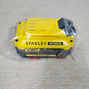 스탠리 팻맥스 V20 4.0Ah 배터리 새상품 팝니다