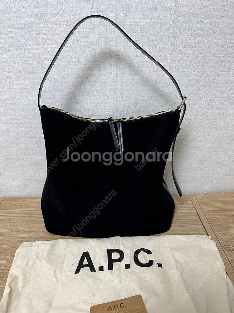 Apc 베라 스웨이드백 블랙--1