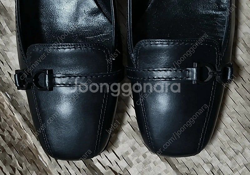 페레가모 정품 구두 판매합니다--0