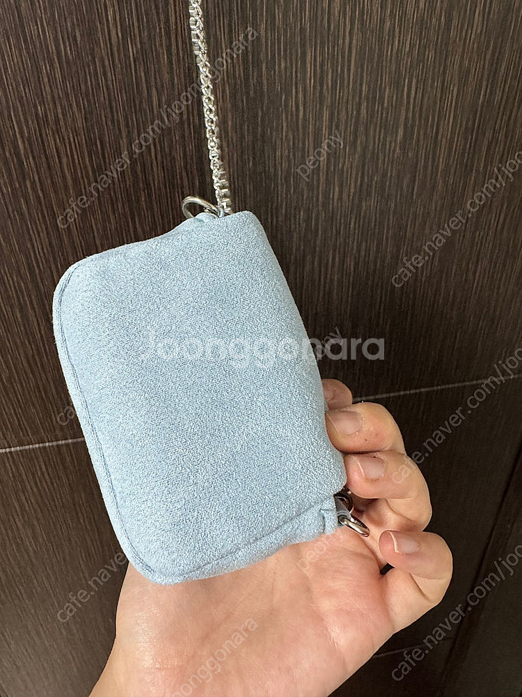 아닐로 블루 스웨이드 체인백--5