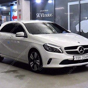벤츠 A클래스 중고 A클래스 벤츠 중고 흰색 2018년식 67,567km A200 AMG LINE 중고차카페