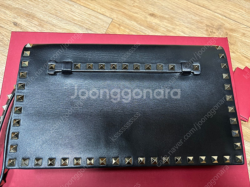 한예슬 발렌티노 락스터드 클러치--1